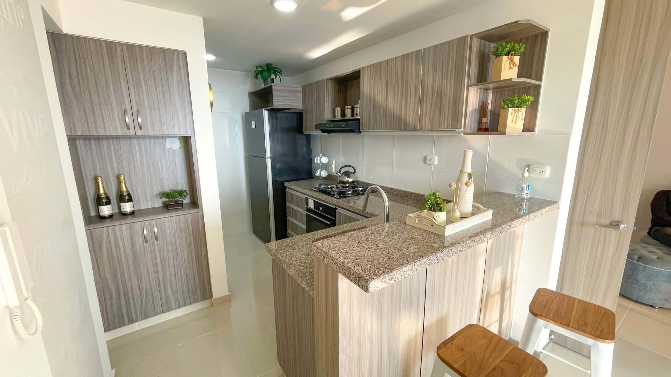 Cocina de un apartamento de la Torre Meliá